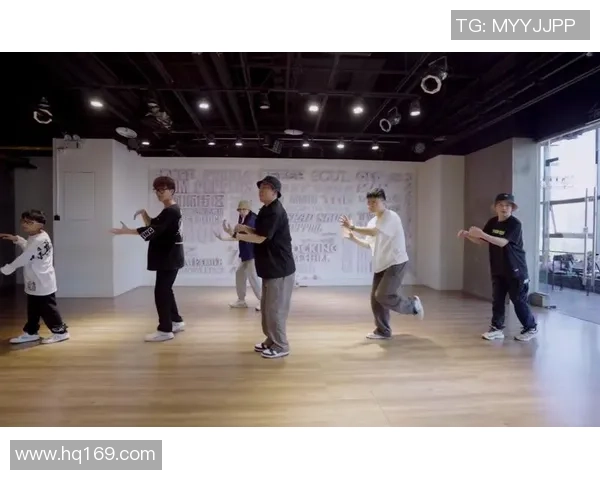 南京街舞队与西安街舞队赛后复盘分析灵活性表现与战术对比